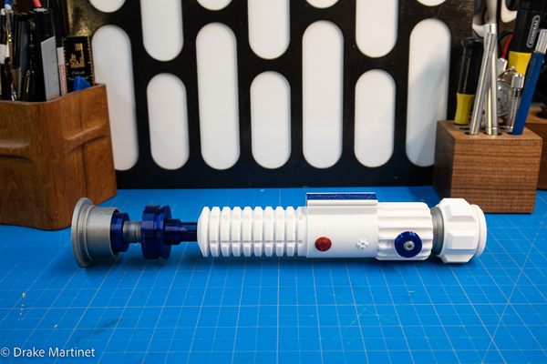 ForceFlask | The Wise Mentor Companion Robot Edition - Laser-sword Novelty Flasks with LED Lights