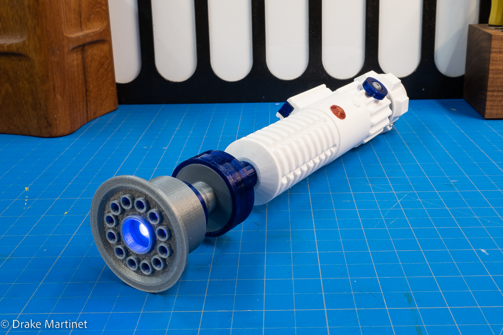 ForceFlask | The Wise Mentor Companion Robot Edition - Laser-sword Novelty Flasks with LED Lights